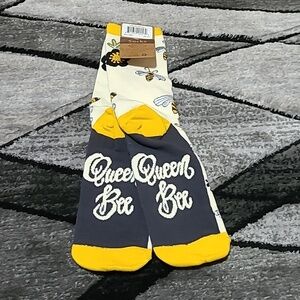 QUEEN BEE LAZY ONE UNISEX ADULT SOCKS